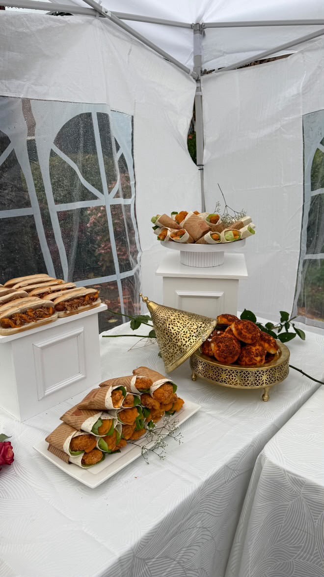 Khorja tafel met traditionele lekkernijen